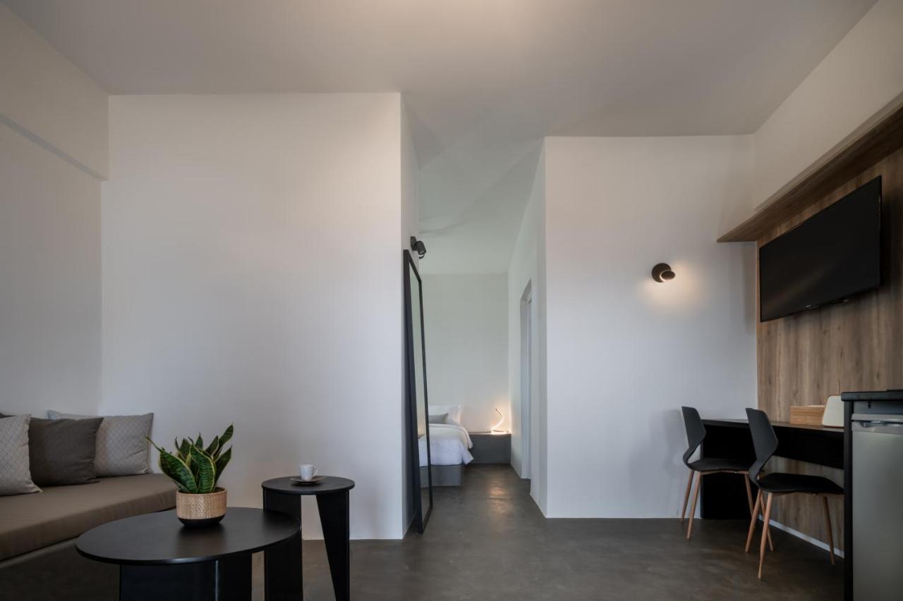 Colombos Beachfront Foinikia  Ngoại thất bức ảnh
