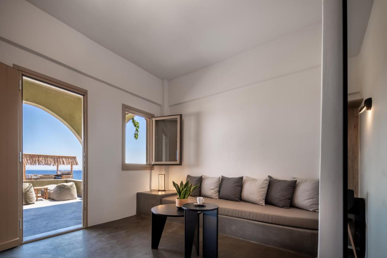 Colombos Beachfront Foinikia  Ngoại thất bức ảnh