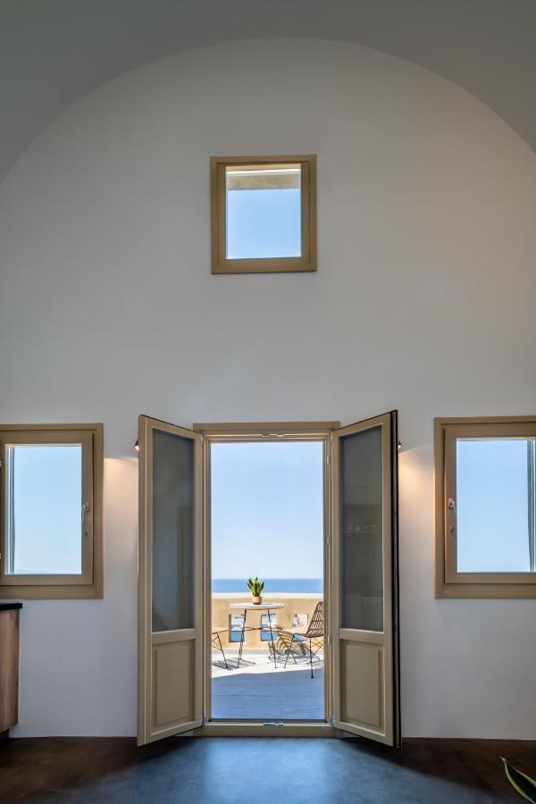 Colombos Beachfront Foinikia  Ngoại thất bức ảnh
